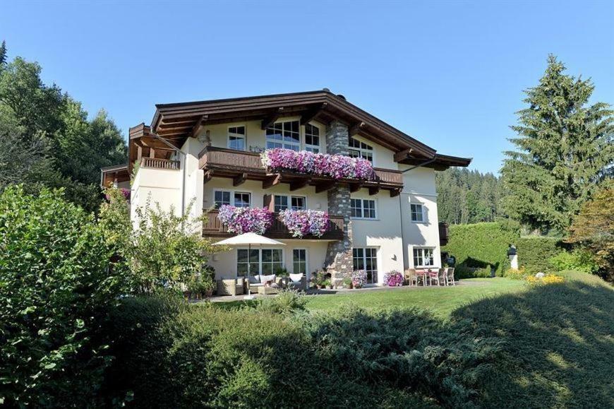 Haus Waldegg Apartment Brixen im Thale Exterior photo